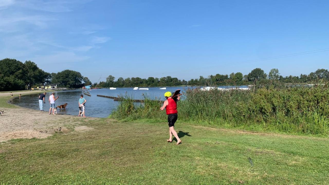 't Paviljoenhûs bij Sneekermeer Offingawier Extérieur photo