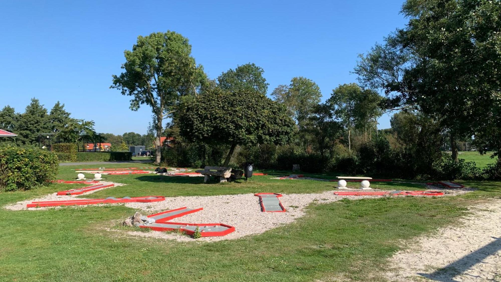 't Paviljoenhûs bij Sneekermeer Offingawier Extérieur photo
