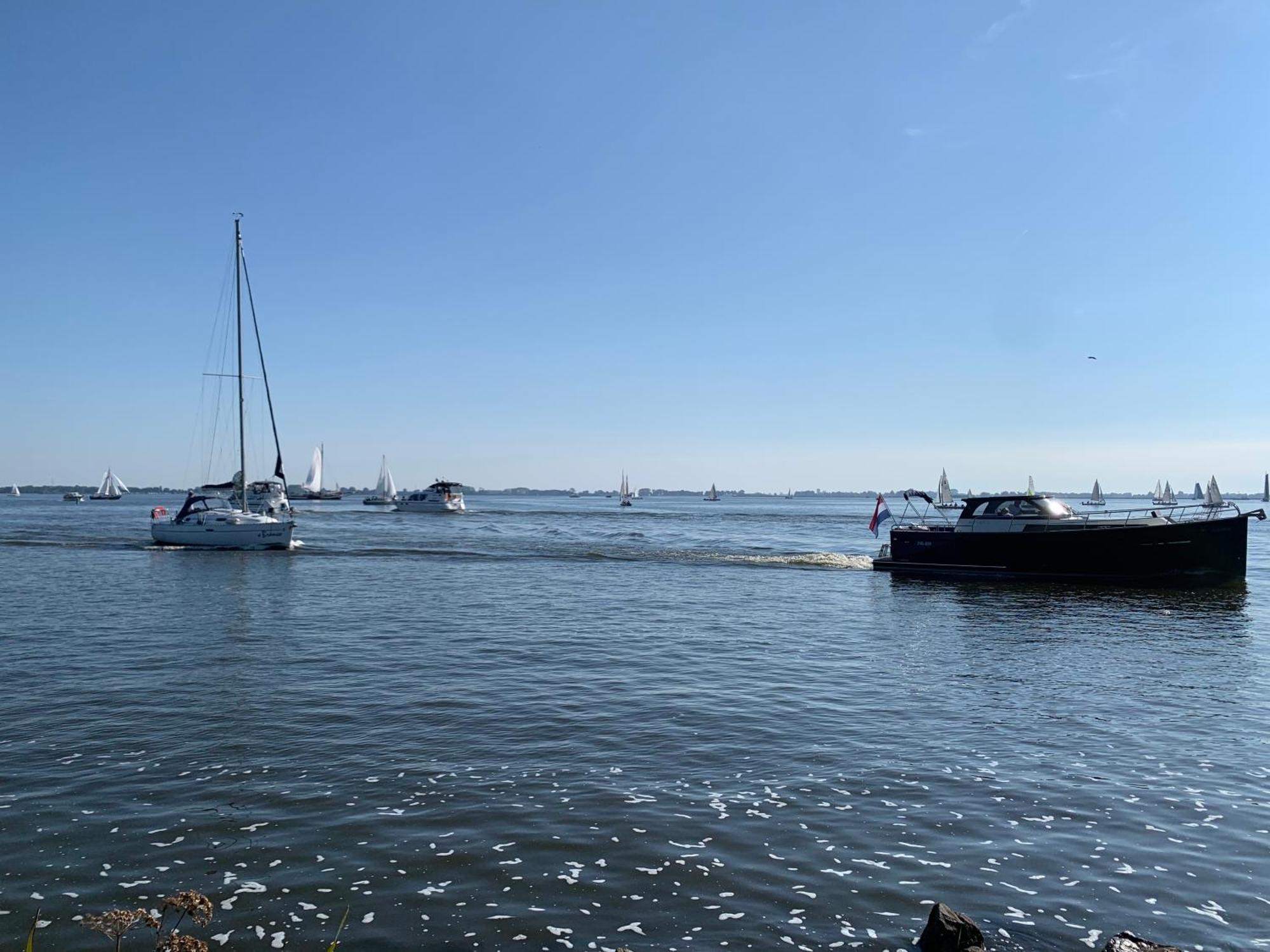 't Paviljoenhûs bij Sneekermeer Offingawier Extérieur photo