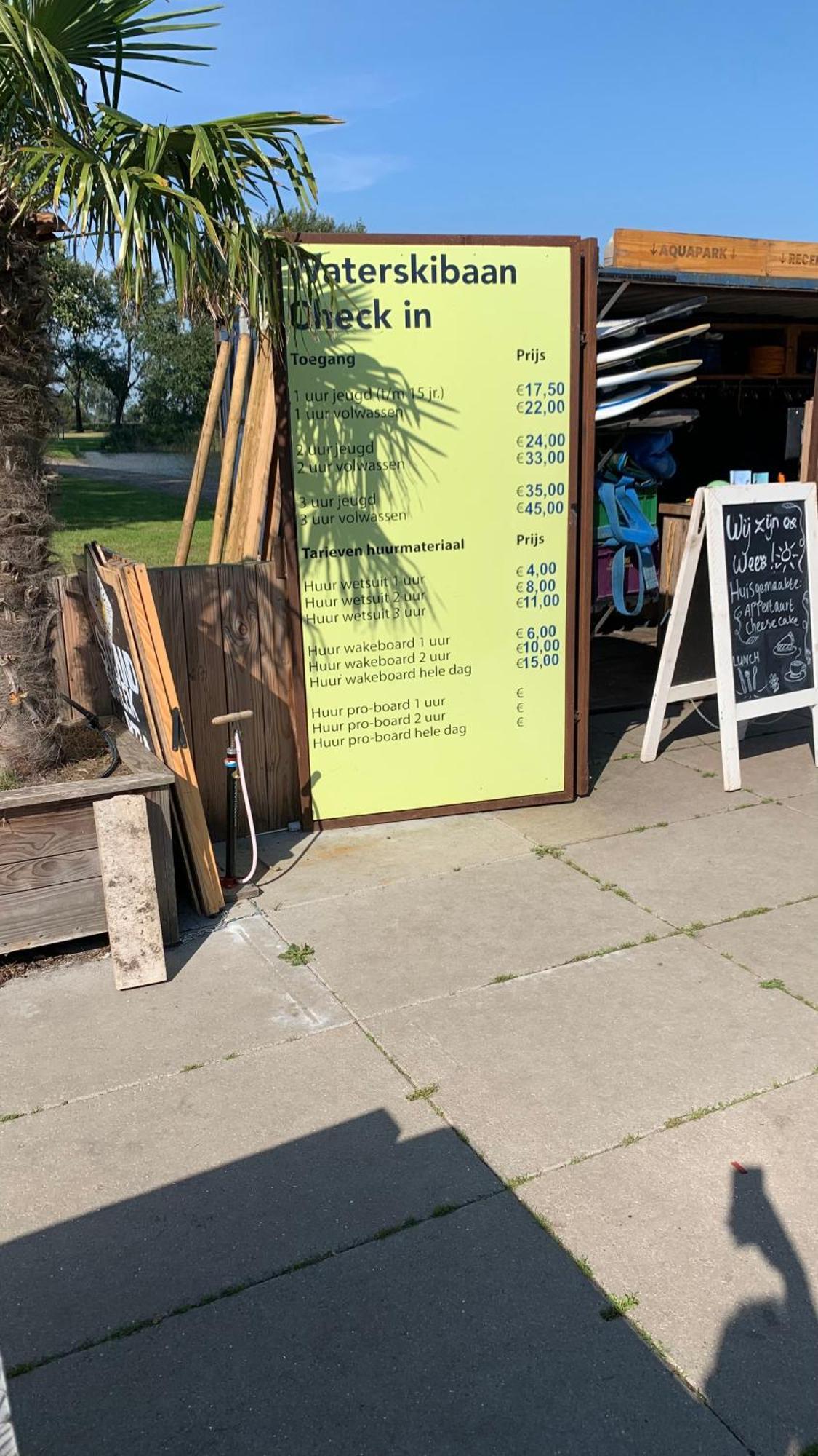 't Paviljoenhûs bij Sneekermeer Offingawier Extérieur photo